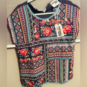 NWT Savanna Jane Floral and Geometric Embroidered Top! SZ Small